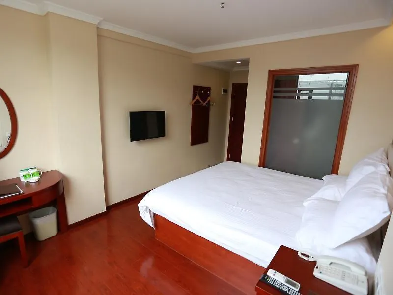 Greentree Inn Guangdong Shenzhen Baoan Airport New Terminal Express Hotel