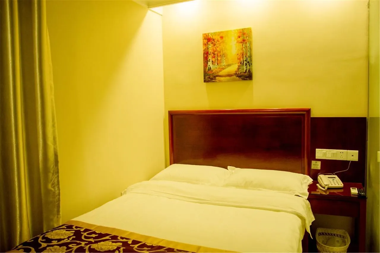 Greentree Inn Guangdong Shenzhen Baoan Airport New Terminal Express Hotel