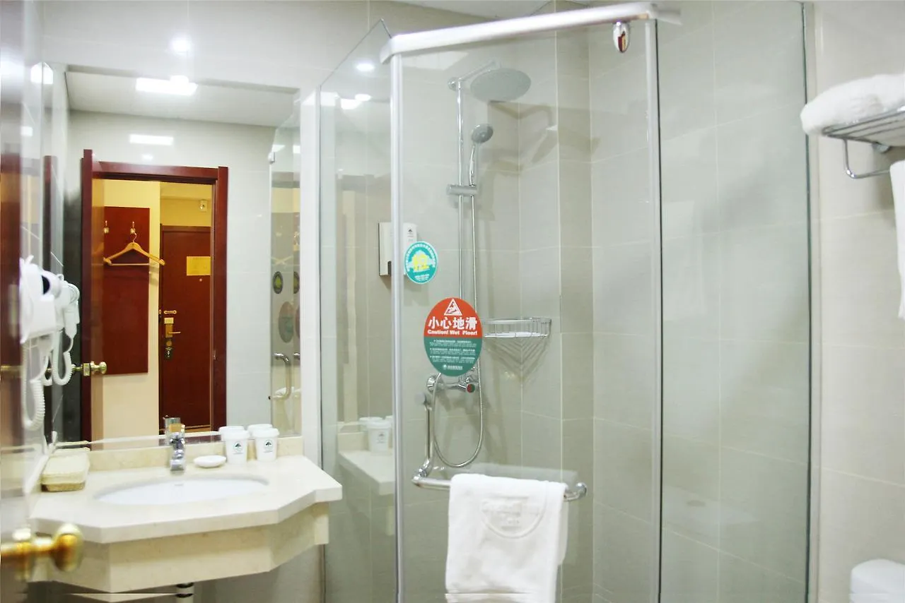 Greentree Inn Guangdong Shenzhen Baoan Airport New Terminal Express Hotel