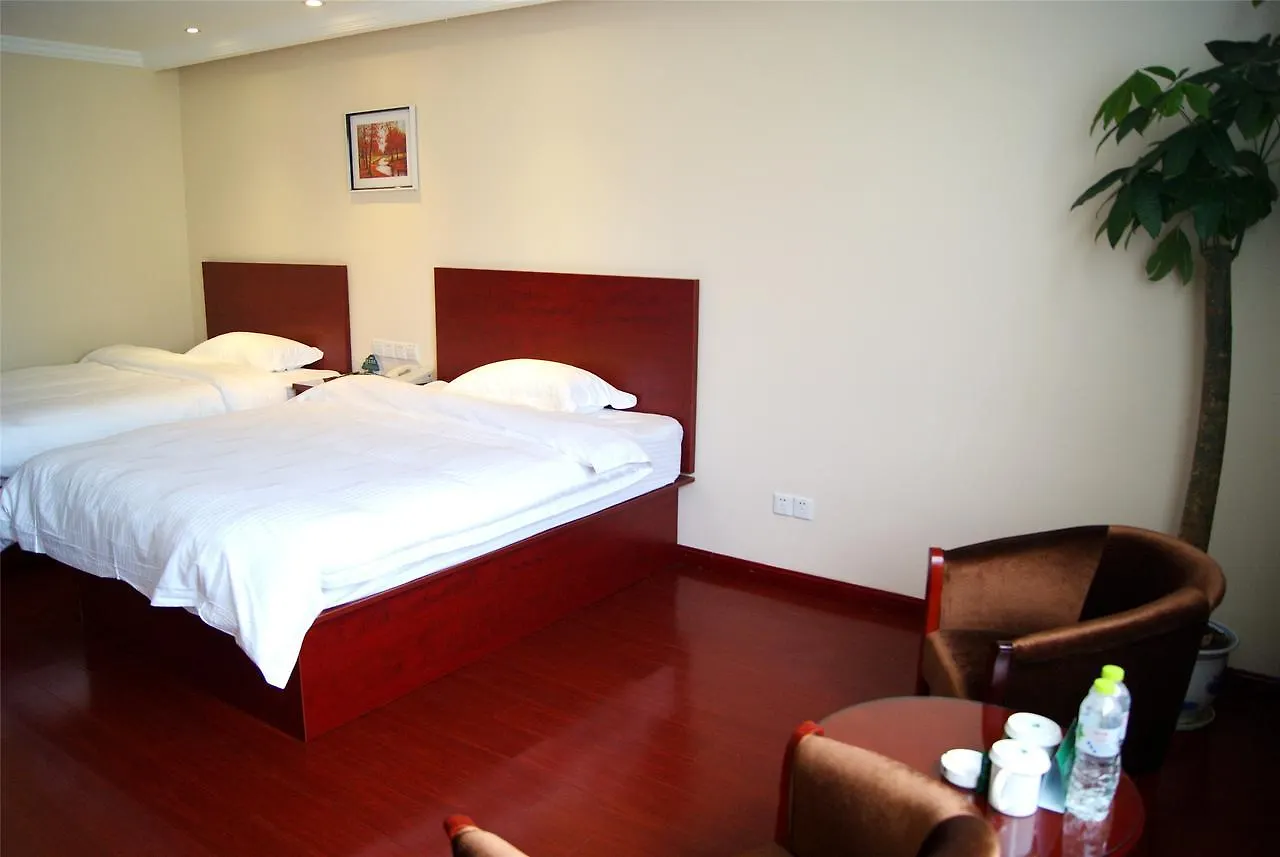 Greentree Inn Guangdong Shenzhen Baoan Airport New Terminal Express Hotel