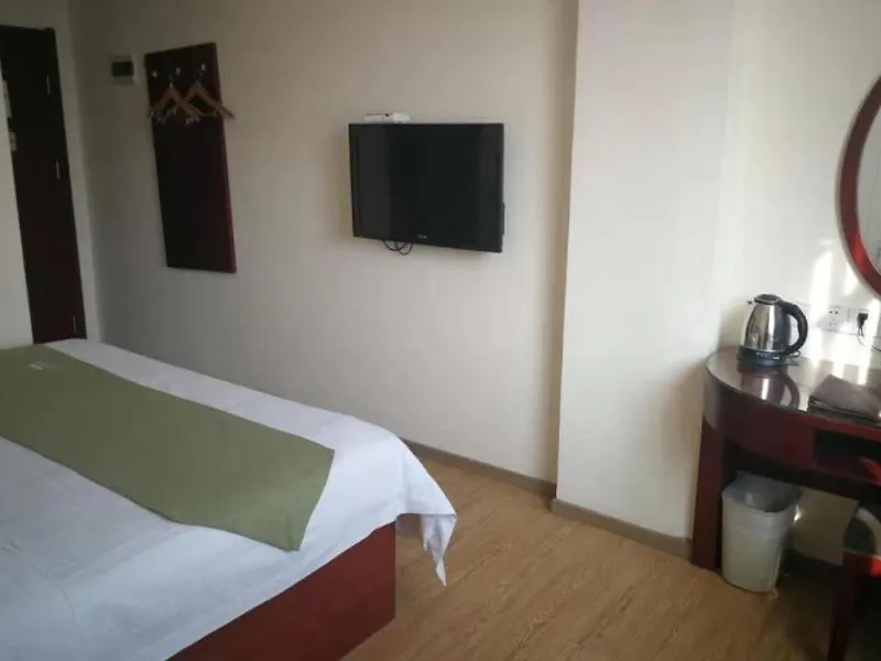 Greentree Inn Guangdong Shenzhen Baoan Airport New Terminal Express Hotel