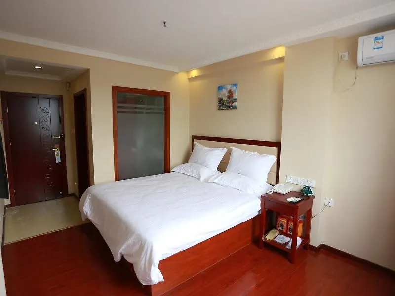 Greentree Inn Guangdong Shenzhen Baoan Airport New Terminal Express Hotel